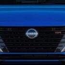 frente novo nissan sentra 2025 azul