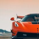 Koenigsegg Jesko Absolut laranja de frente.