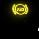 luz do abs acessa no painel