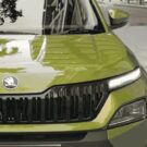 Skoda Kylaq verde de frente.