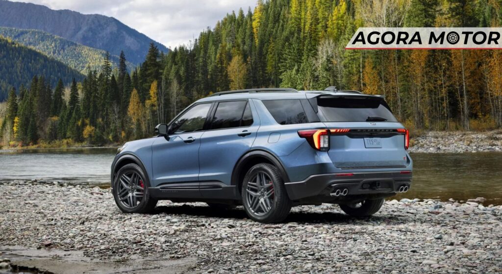 Ford Explorer azul parado de costas.