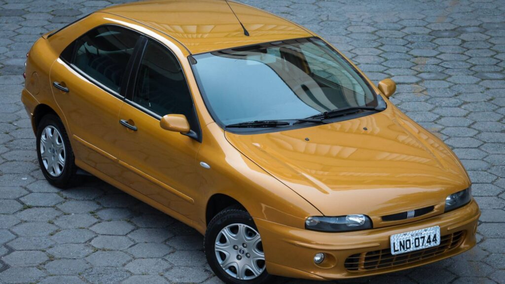 fiat brava dourado