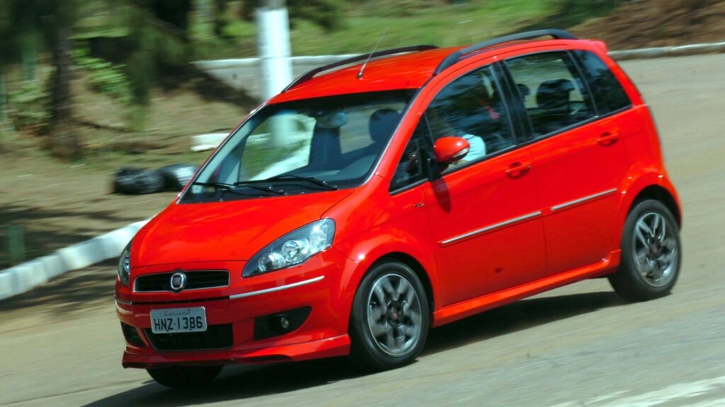 fiat idea vermelho 