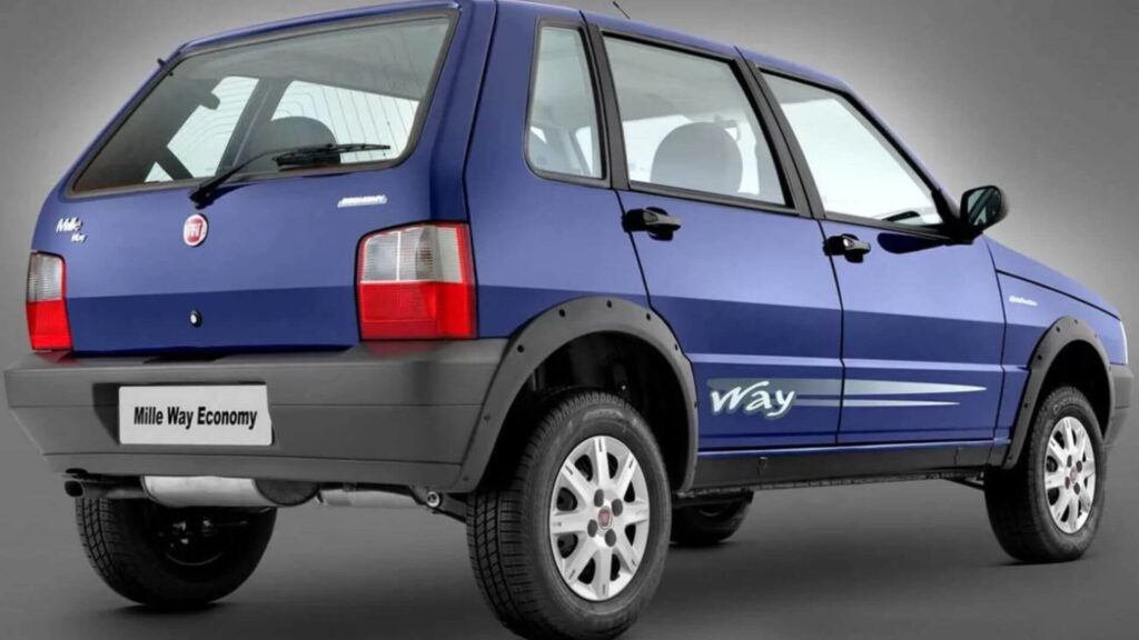 fiat uno way azul na diagonal 
