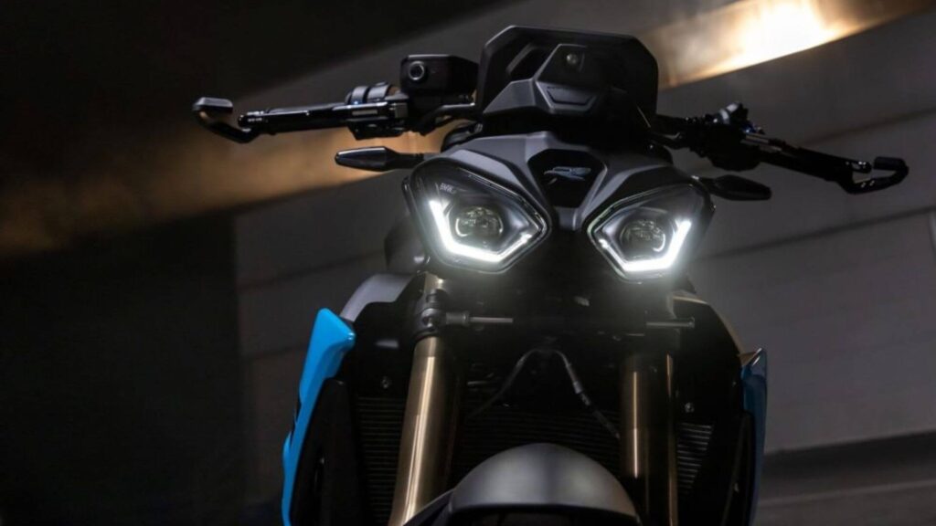 frente bmw s 1000 r azul com detalhes em amarelo e preto