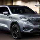 Híbrido GWM prata parado na diagonal.