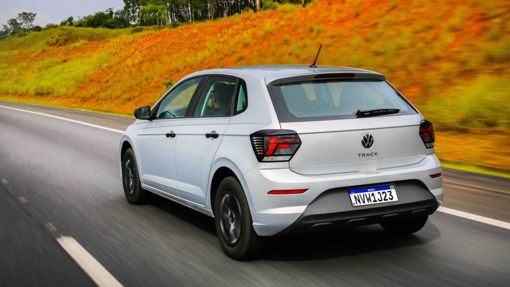 painel volkswagen polo prata na estrada
