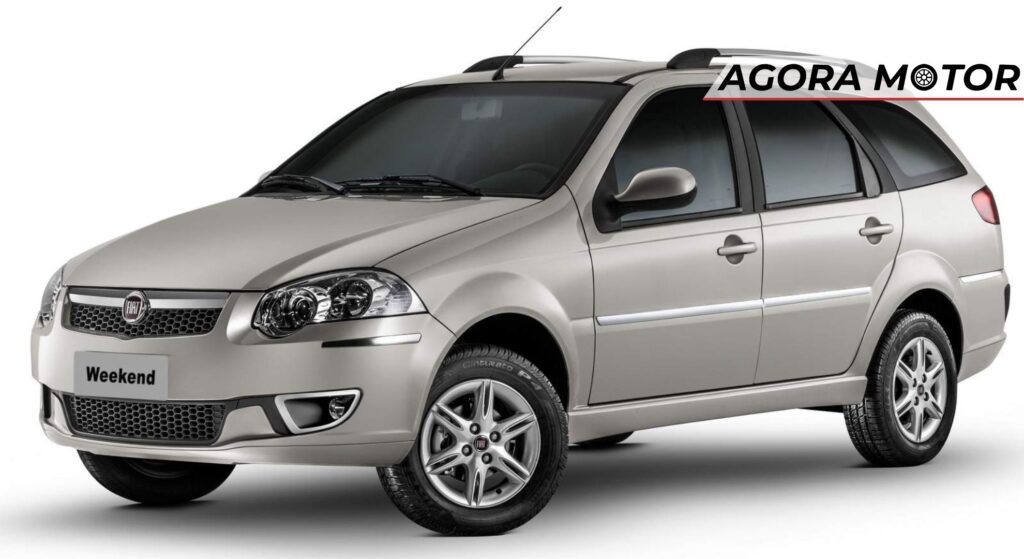 Fiat Palio Weekend prata parado de lado.