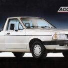 Ford pampa branco parado na diagonal.