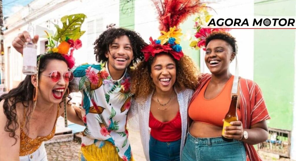 pessoas curtindo o carnaval.
