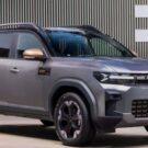 Renault Boreal cinza parado na diagonal.