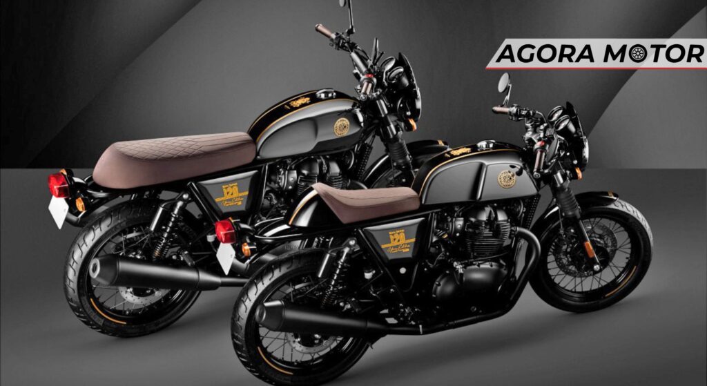 Duas Royal Enfield parada na diagonal.