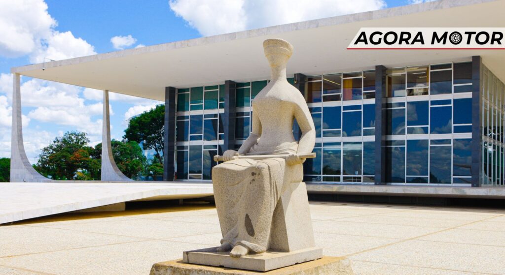 escultura STF.