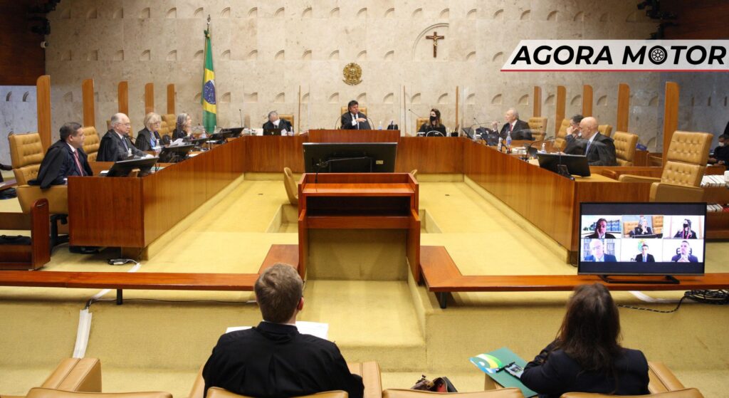 Dentro da STF.