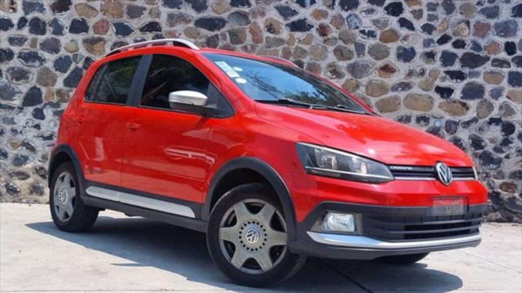 volkswagen crossfox vermelho na diagonal