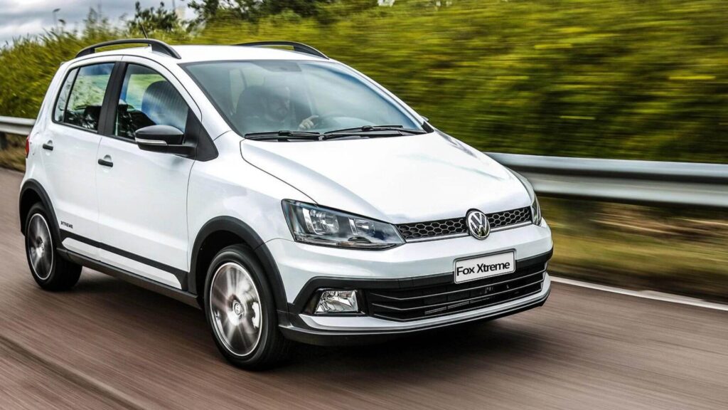 volkswagen fox 2021 branco na estrada