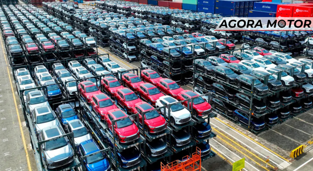 Carros da GWM empilhados.