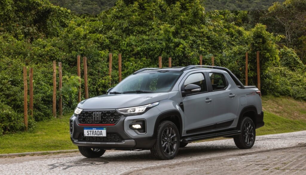Fiat Strada lidera o ranking dos carros mais vendidos de Fevereiro.