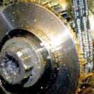 Correia banhada a óleo.