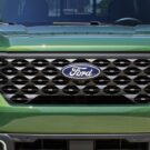 Frente do Ford Maverick Tremor verde.