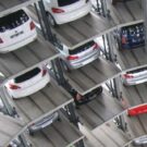 Novas Tarifas de Trump aumentaram os valores dos carros nos EUA.