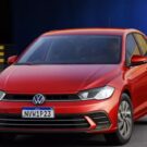 Frente do Volkswagen Polo vermelho.