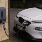 Vendas de carros elétricos disparam em fevereiro.