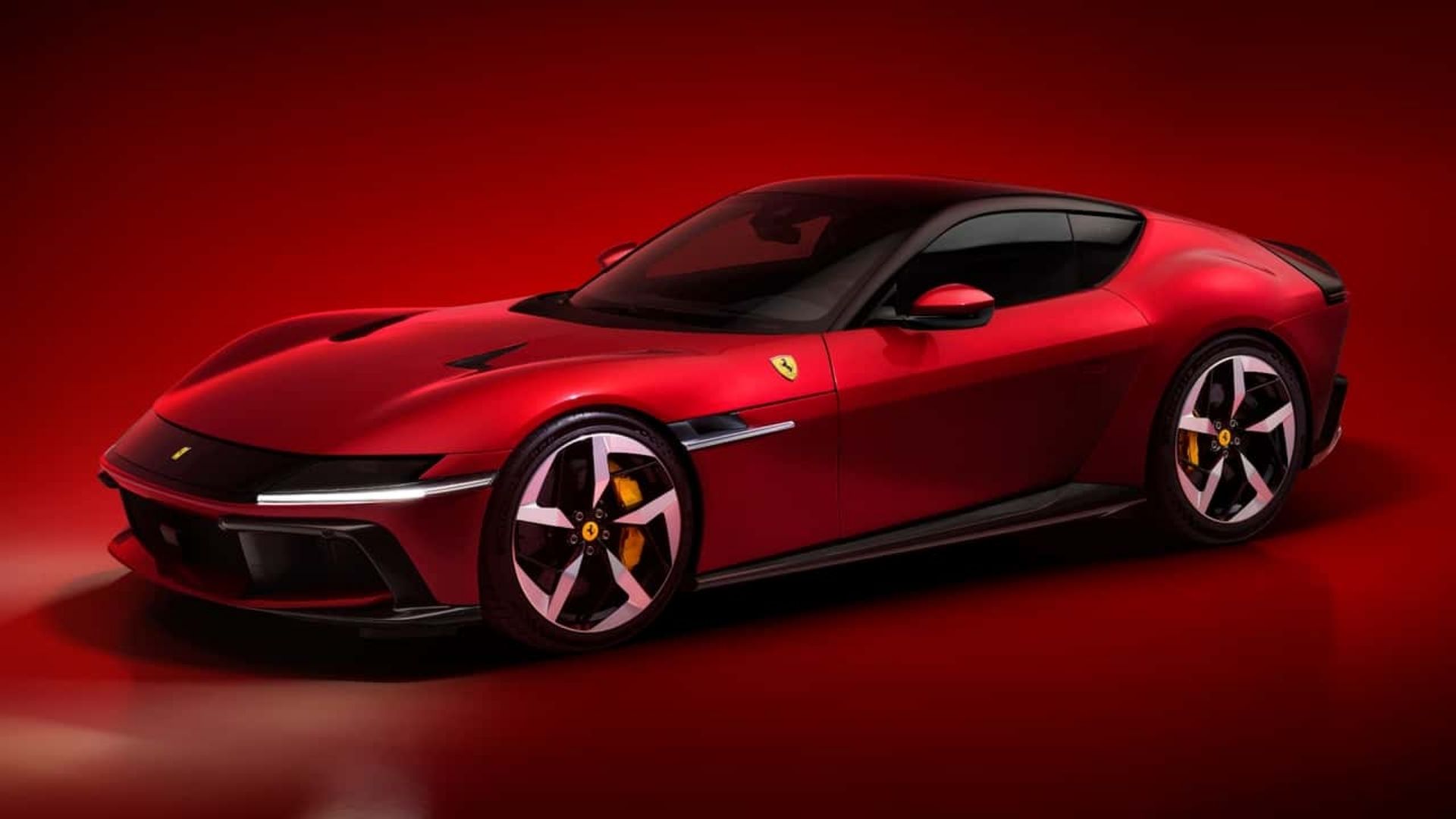 Ferrari 12 Cilindri vai de 0 a 100 km/h em 2,9s: Você Precisa Ver