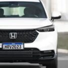 Honda HR-V branco de frente.