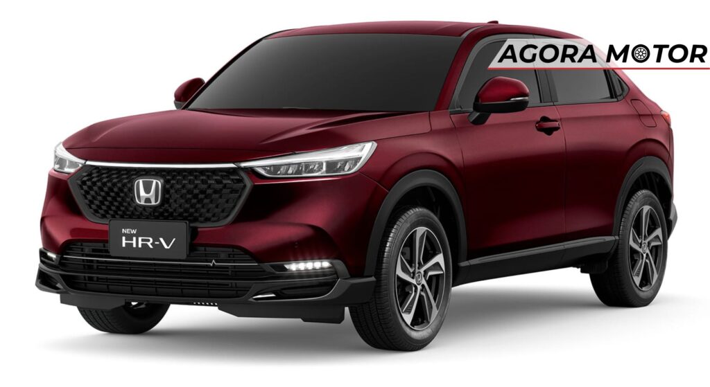 Honda HR-V vermelho parado na diagonal.