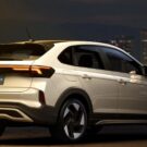 Traseira do Volkswagen Nivus GTS branco.