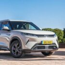 BYD Yuan Pro parado na diagonal.