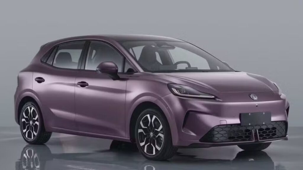 Novo MG4 EV roxo na diagonal.