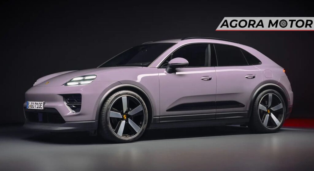Porsche Golf EV branco parado na diagonal.