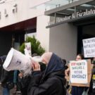 Protesto do Elon Musk.