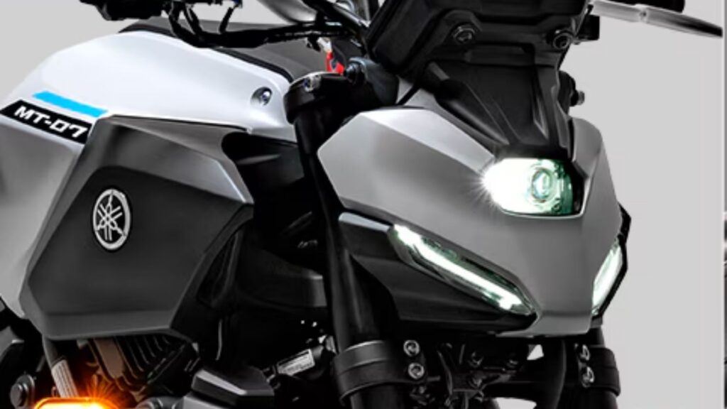 Frente da Yamaha MT-07 cinza.