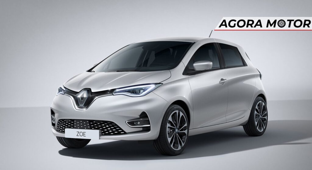 Renault Zoe branco parado na diagonal.