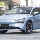 GAC Aion S Max 2025 azul claro na diaognal.