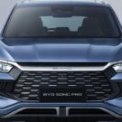 Frente do Novo BYD Song Pro DM-I.