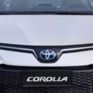 Frente de um Toyota Corolla GLI.