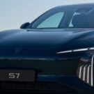 Frente do Forthing S7.