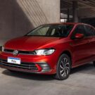 Volkswagen Polo vermelho.
