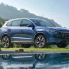 BYD Song Pro DM-i azul na diagonal.