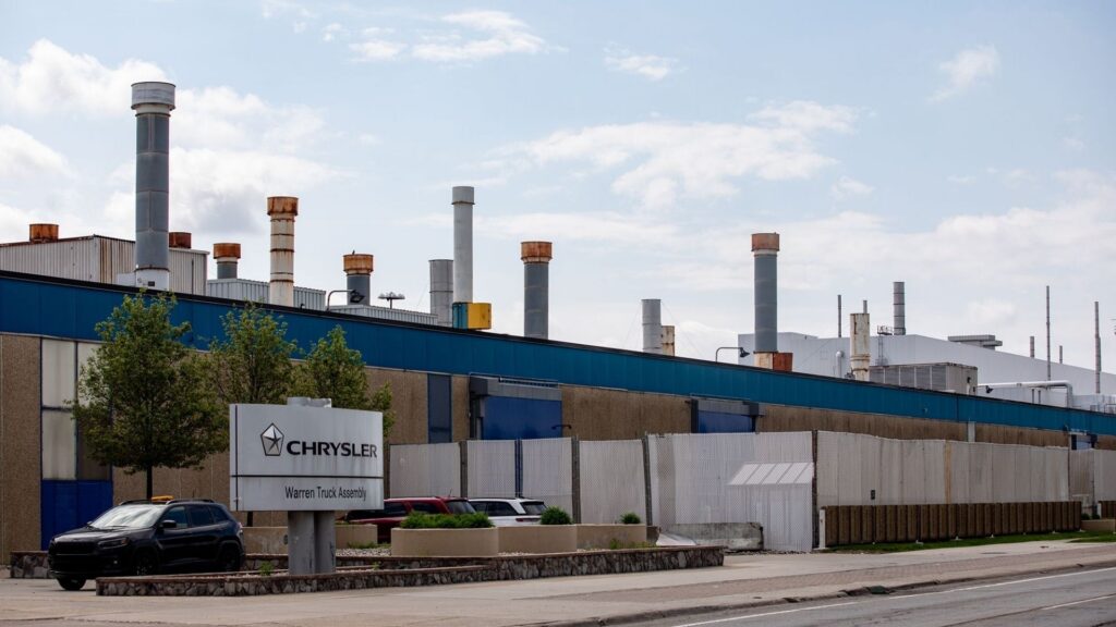 Fabrica da Stellantis em paralisação.