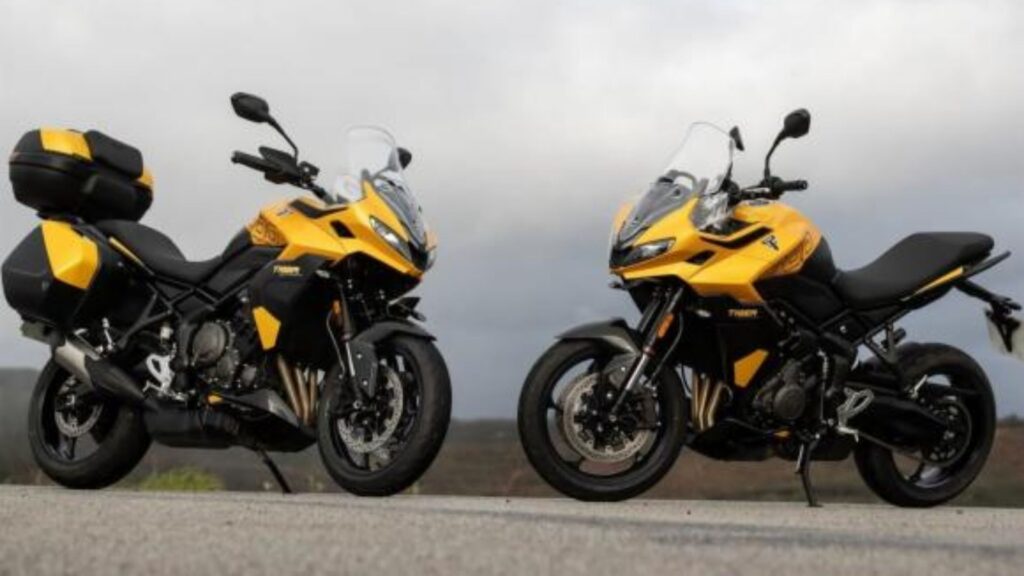 Duas Triumph Sport 800 amarela.