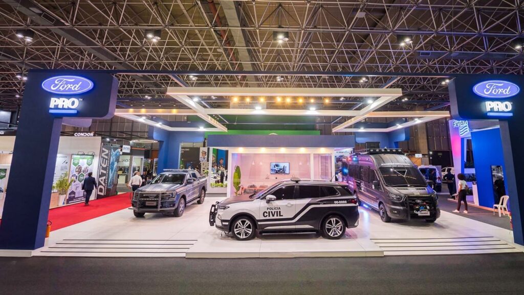 FAAD 2025 com os veículos modificados da Ford.