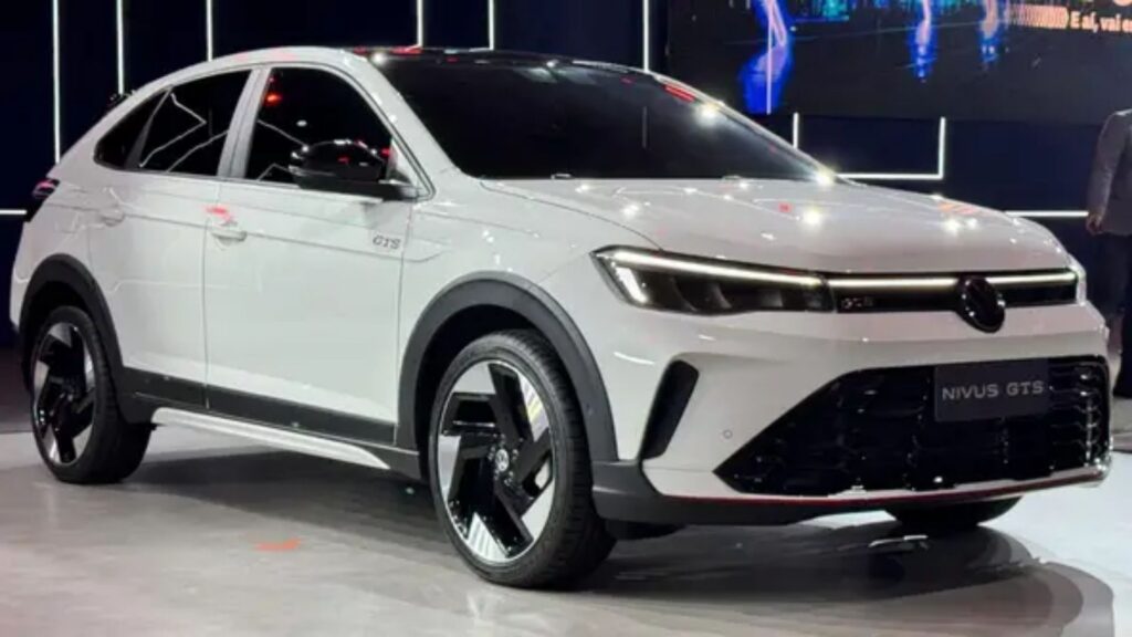 Novo Nivus GTS 2025 branco na diagonal.