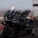 BMW S 1000 RR 2026 na diagonal.