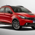 Fiat Argo 2026 vermelho na diagonal em um fundo branco.