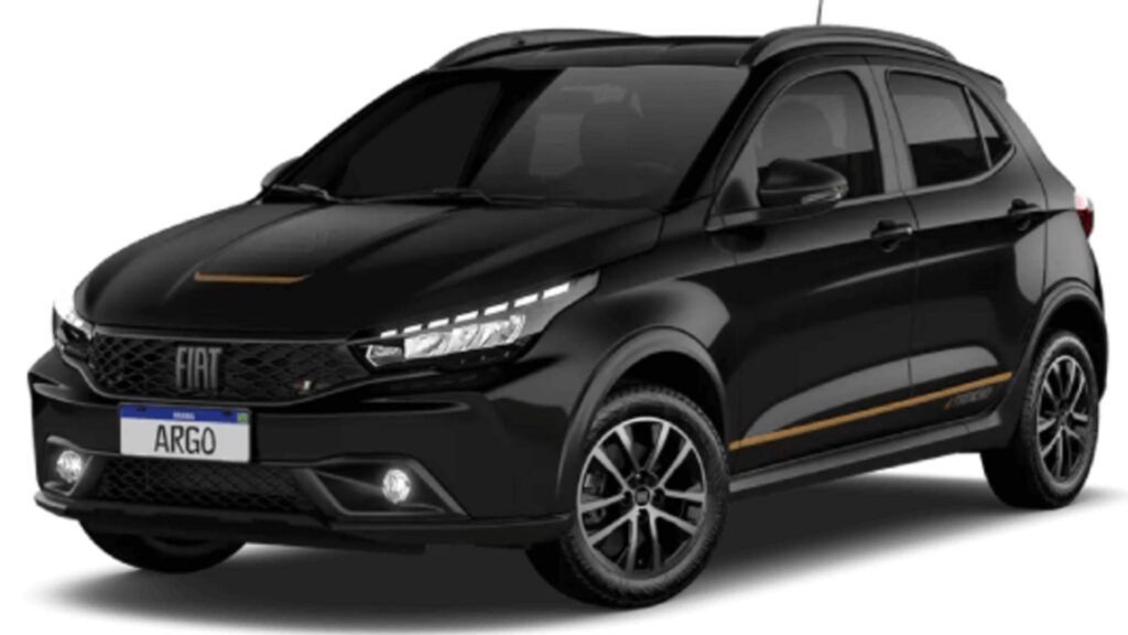 Fiat Argo 2026 preto na diagonal no fundo branco.